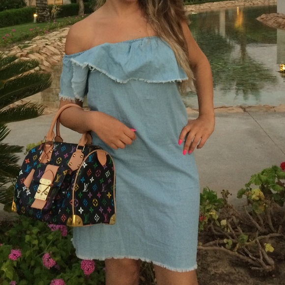 Off the shoulder denim dress. Size small - Picture 4 of 6